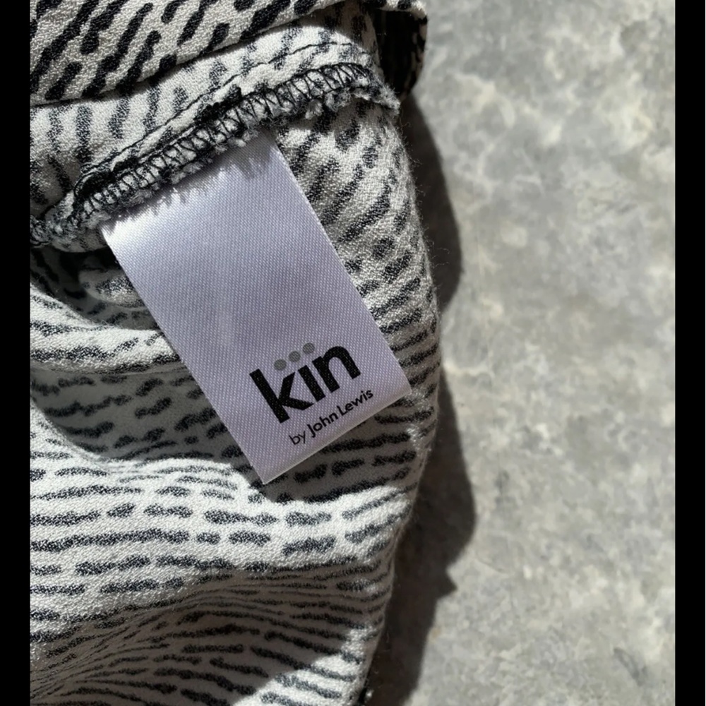 Kin John Lewis monochrome top size 16 - Picture 2 of 6